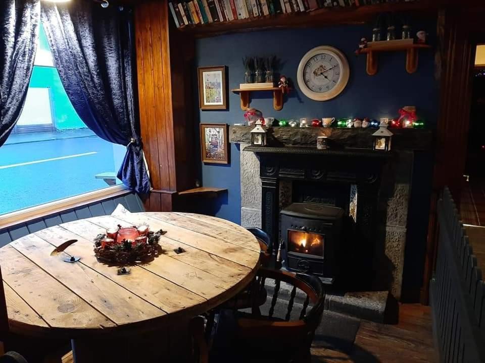 Gordon'S Guesthouse Loughrea ภายนอก รูปภาพ