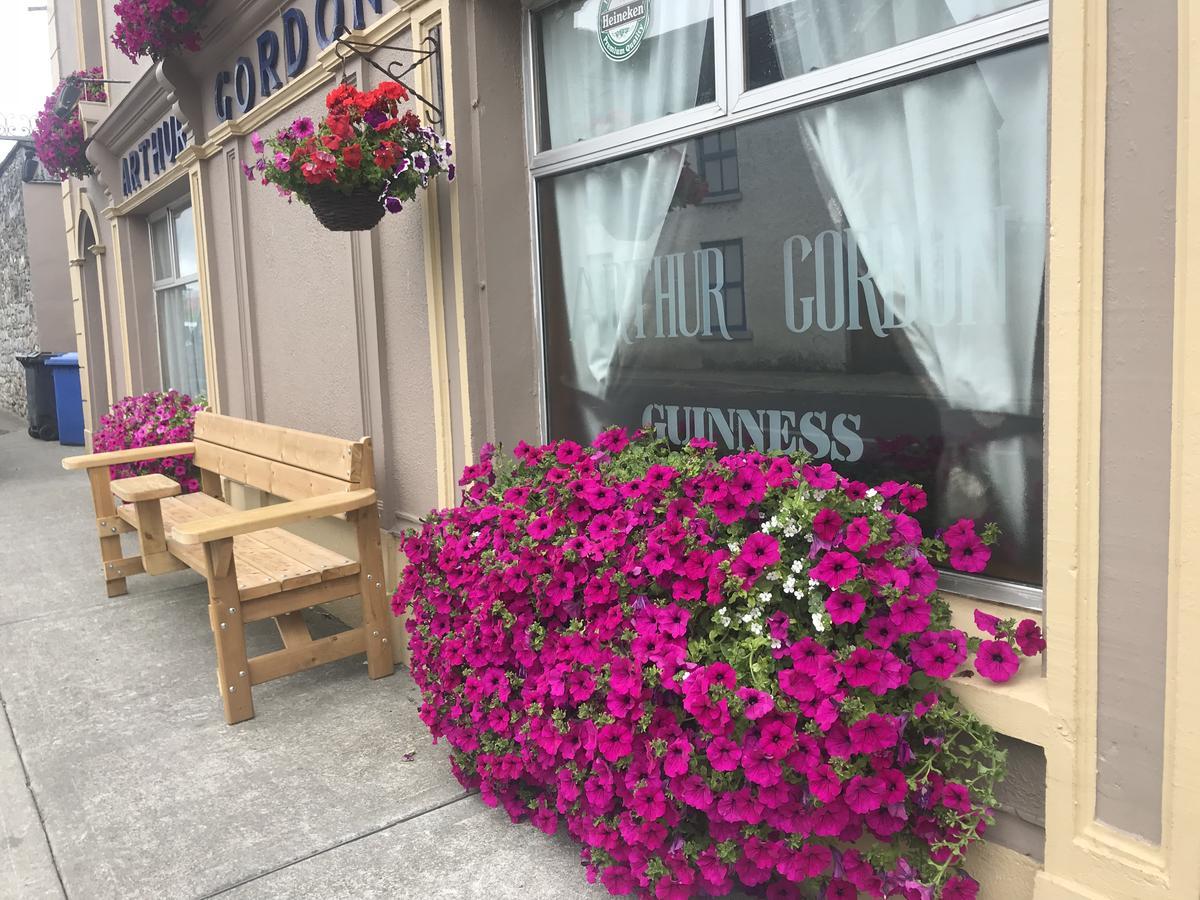 Gordon'S Guesthouse Loughrea ภายนอก รูปภาพ