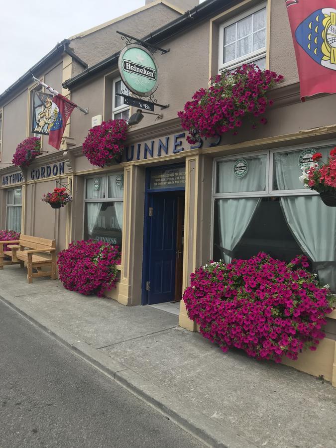 Gordon'S Guesthouse Loughrea ภายนอก รูปภาพ