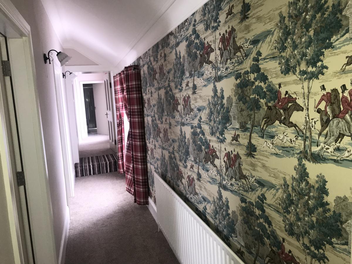 Gordon'S Guesthouse Loughrea ภายนอก รูปภาพ